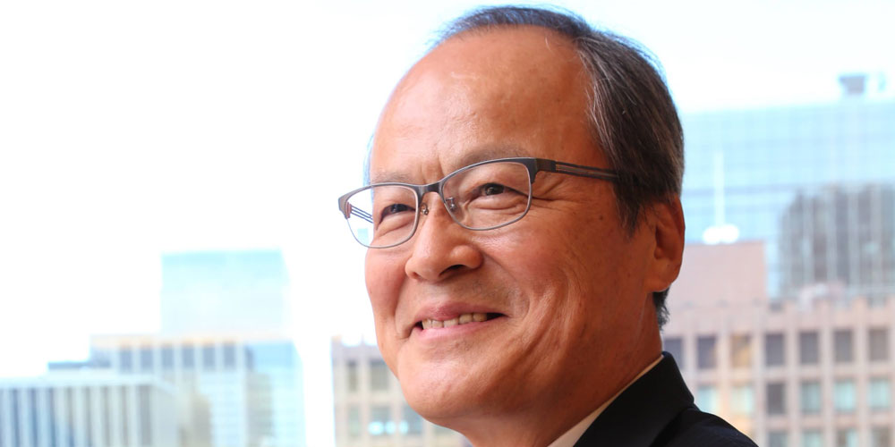 A portrait of Mitsubishi Corporation CEO Takehiko Kakiuchi. 